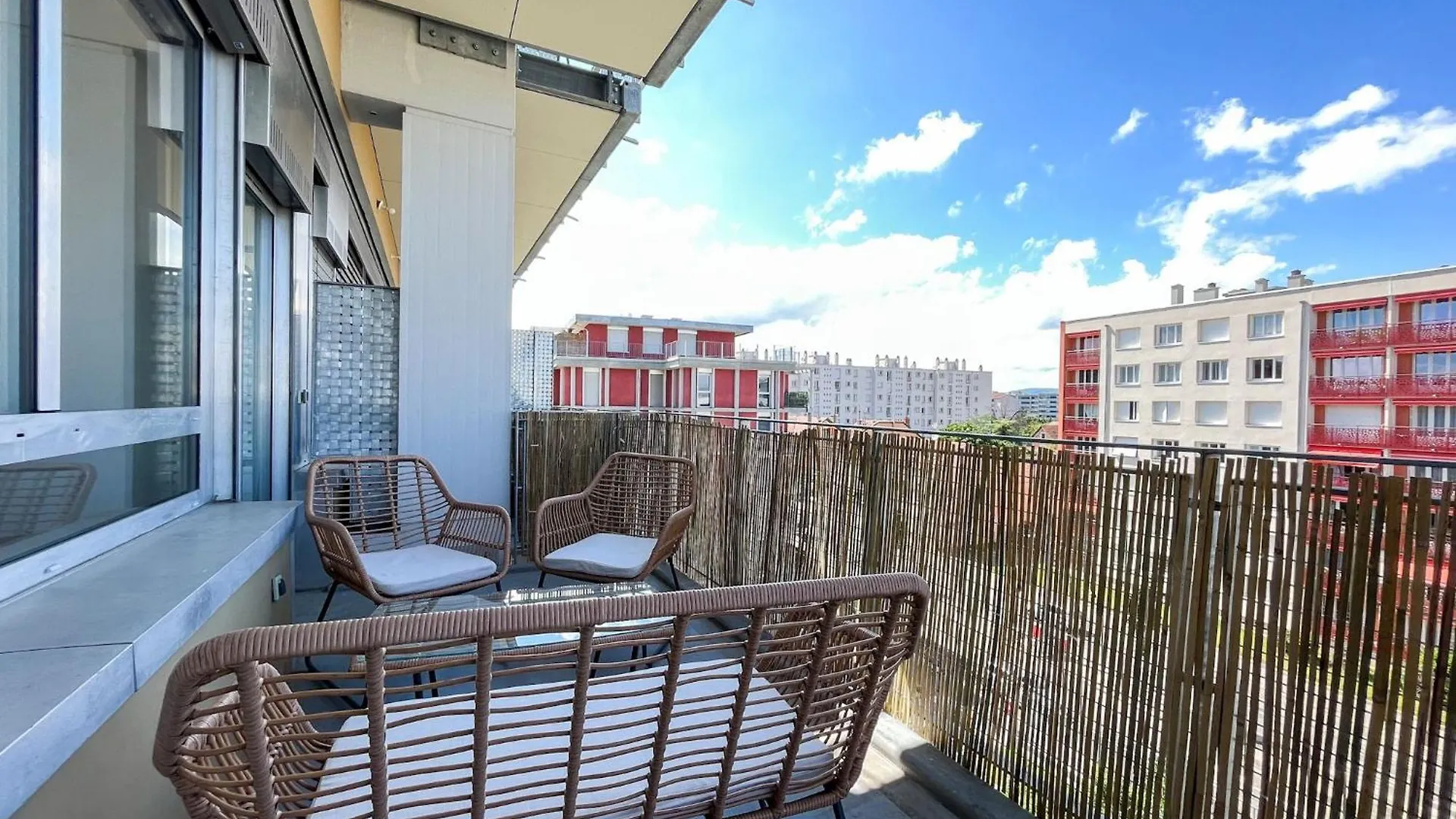 Appartement Suite Helena Villeurbanne France