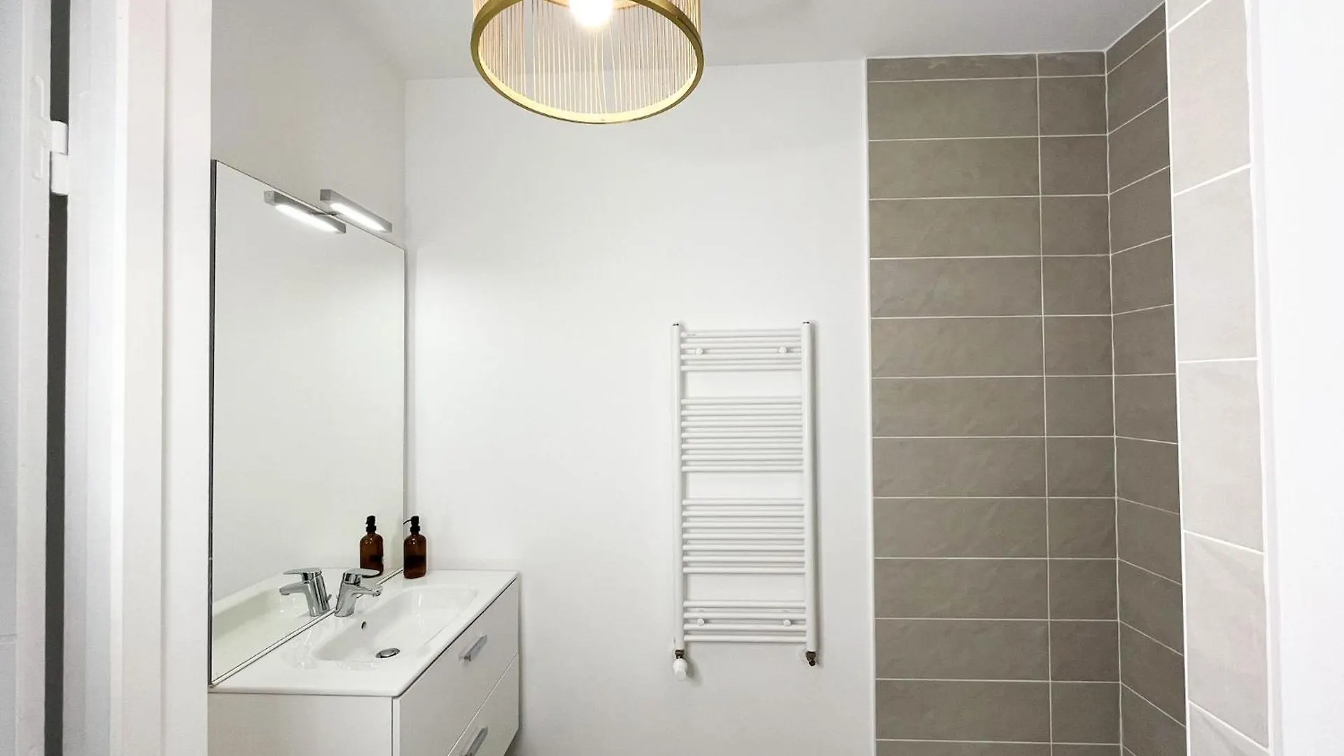 Appartement Suite Helena Villeurbanne France